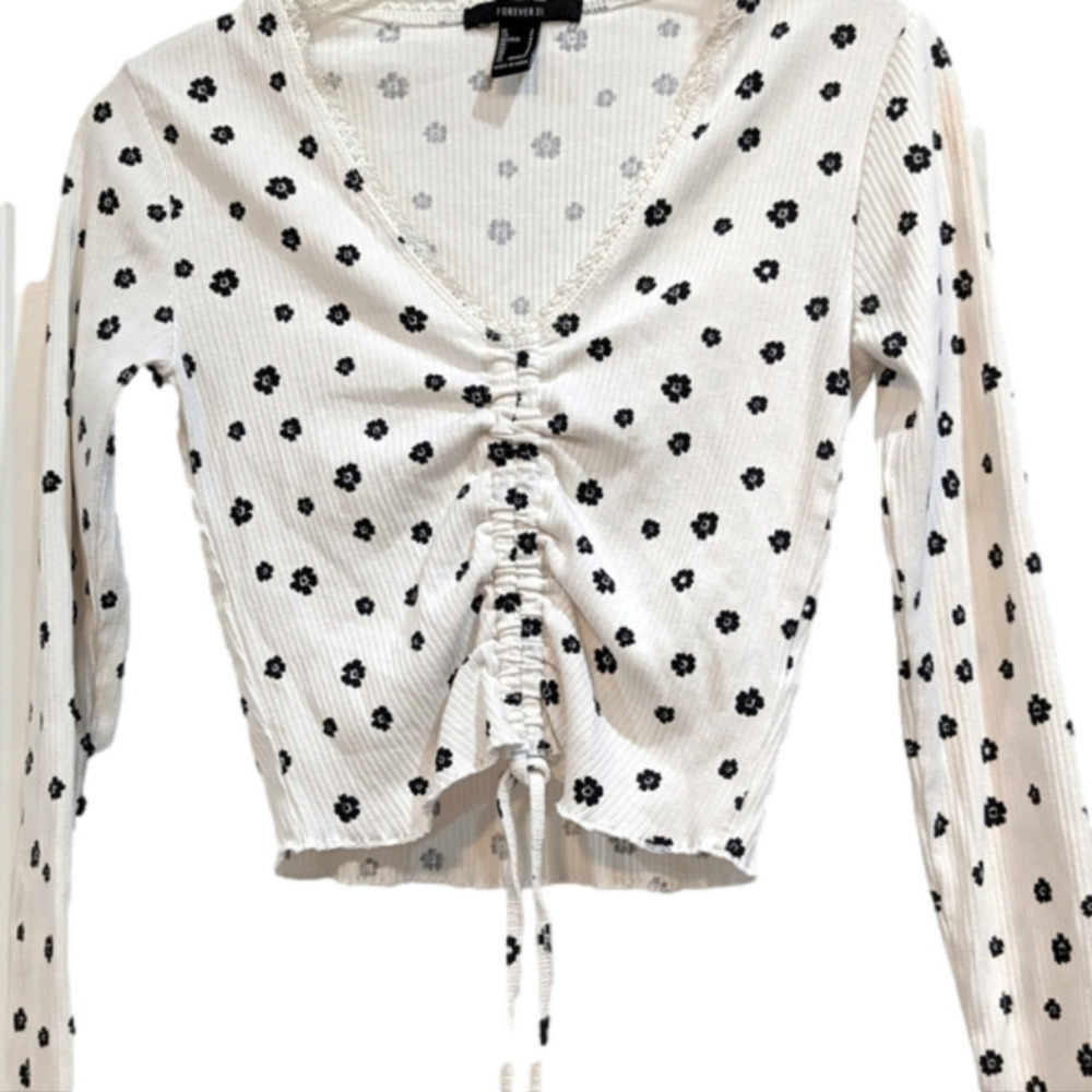 Forever 21 white with black polka dots crop top, small